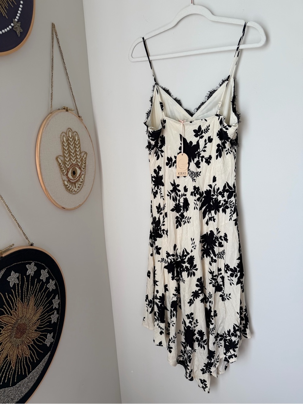 Cream Black velvet Floral Lace Trim Asymmetrical Midi Dress - Picture 9 of 10